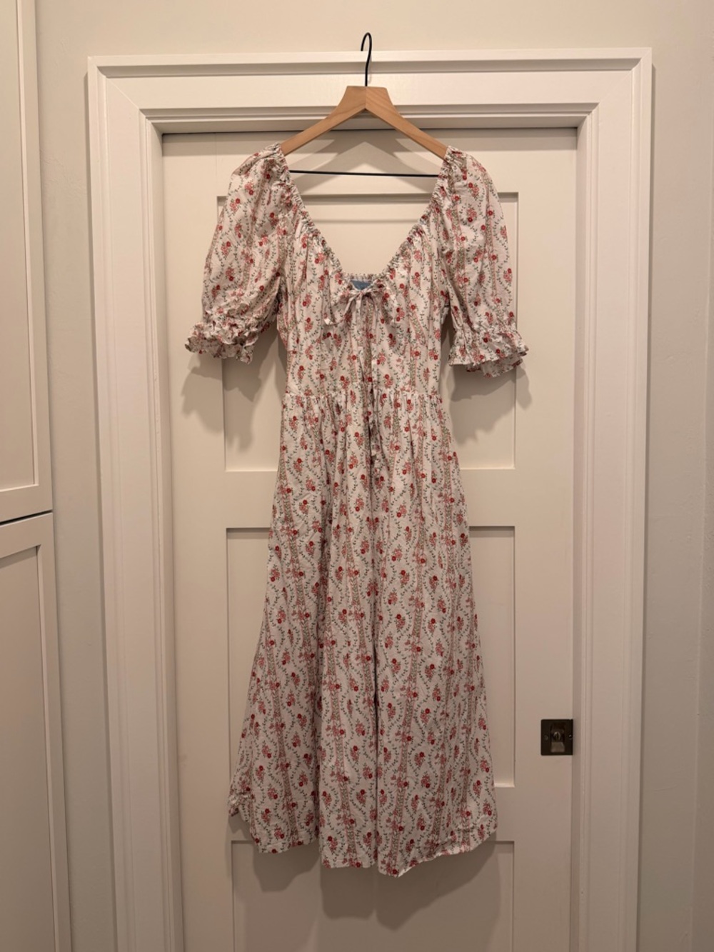 Hill House - Large - Ophelia Dress Ivory Midi Dress with Red Floral Print